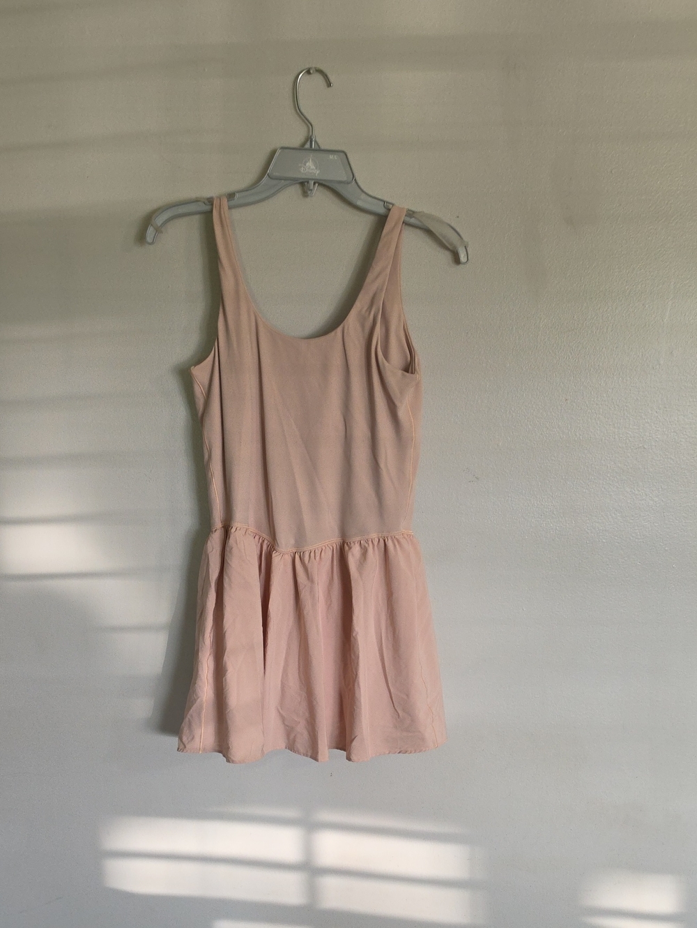 ​✨ OFFLINE by Aerie Light Pink V-Neck Skort Romper Dress Size L w/ Pads EUC ✨ View 5
